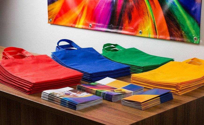 Kit para negocios en La Laguna: lonas, bolsas ecológicas y trípticos
